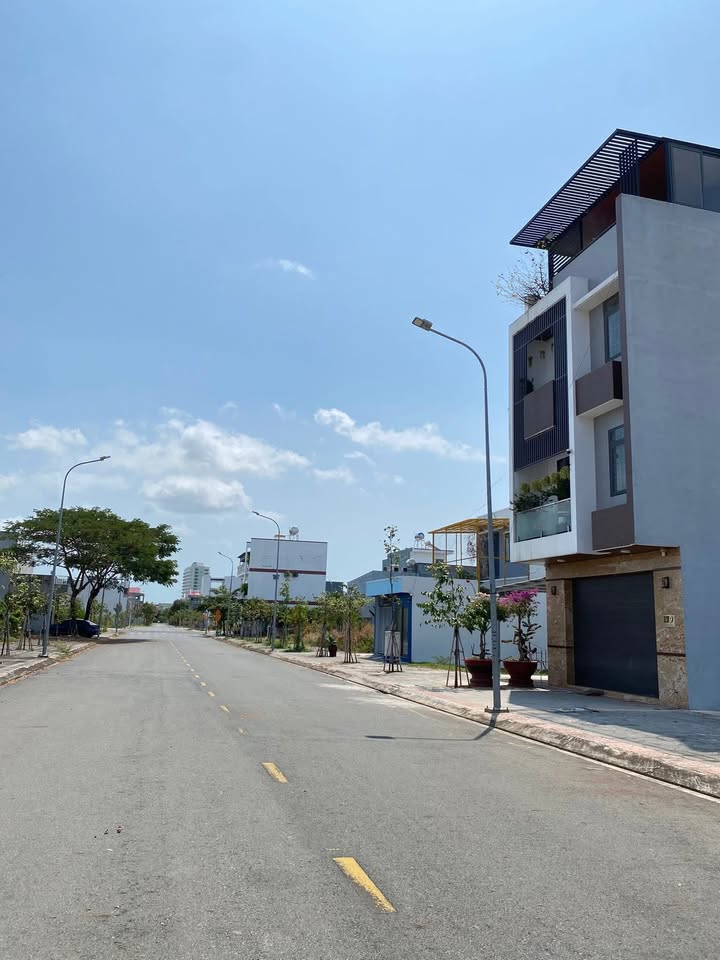 Đất nền Khu Hưng Việt, Bà Rịa 100m² giá 3.69 tỷ - Đường rộng 20m, phong thủy tốt!