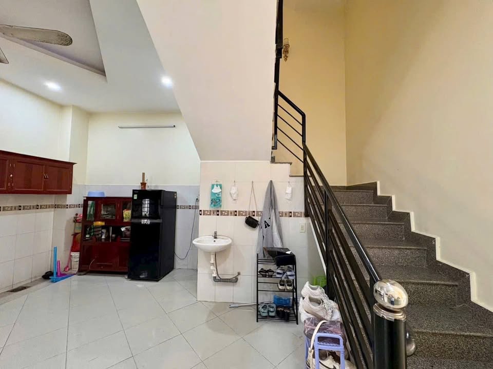 Nhà 3 Tầng 70m² Phường Tân Tiến, Biên Hòa - Giá 9 Triệu/Tháng