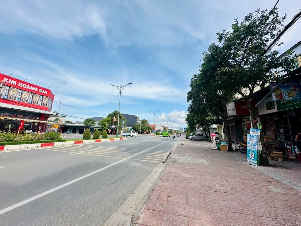 Nhà Mặt Tiền Kinh Doanh Trần Phú, Hà Tĩnh - 205m² - Sẵn Sàng Đầu Tư