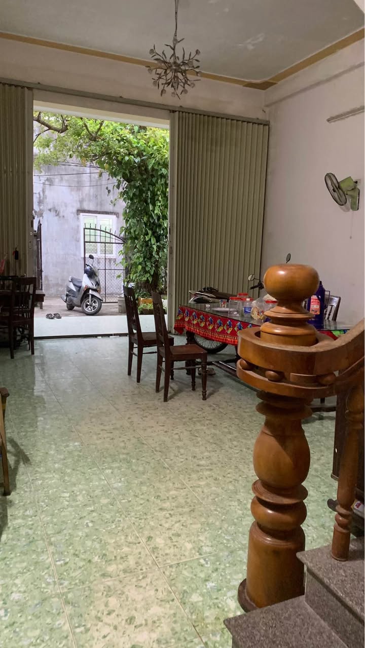 Nhà 2 Tầng Ngang 5.57m, Huyện Sơn Tịnh - Giá 1.9 Tỷ