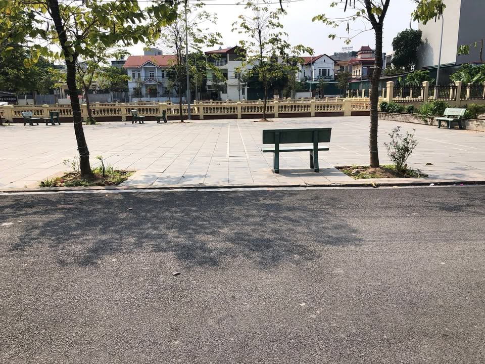 Bán đất Nam Hồng Đông Anh 81.8m² - Sổ đỏ sẵn sàng, view hồ đẹp