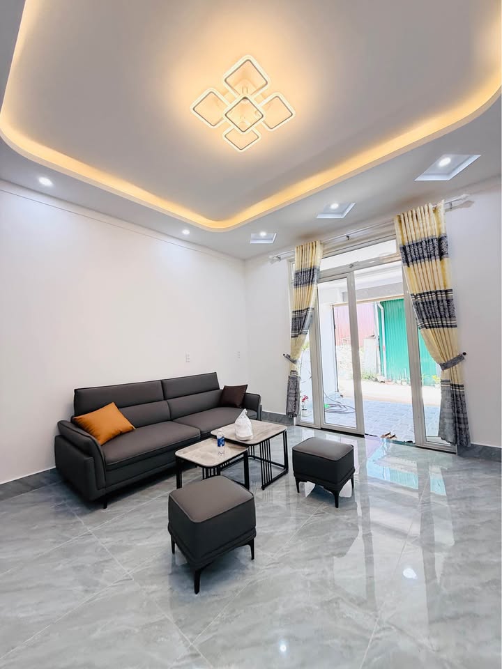 Nhà 70m² Phường 7 Đà Lạt - Sân Ô tô, 4PN - Giá 2.7 Tỷ