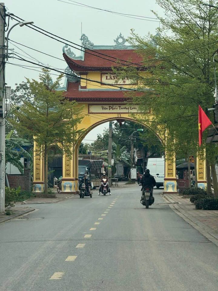 Bán Gấp Đất Vườn 70.5m² Tặng Nhà Cấp 4 - Sổ Đỏ Sẵn Sàng Tại Kim Sơn, Gia Lâm