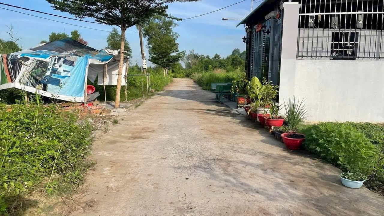 Đất Nền Đức Hòa 180m² Sổ Hồng Riêng - Giá 1.55 Tỷ