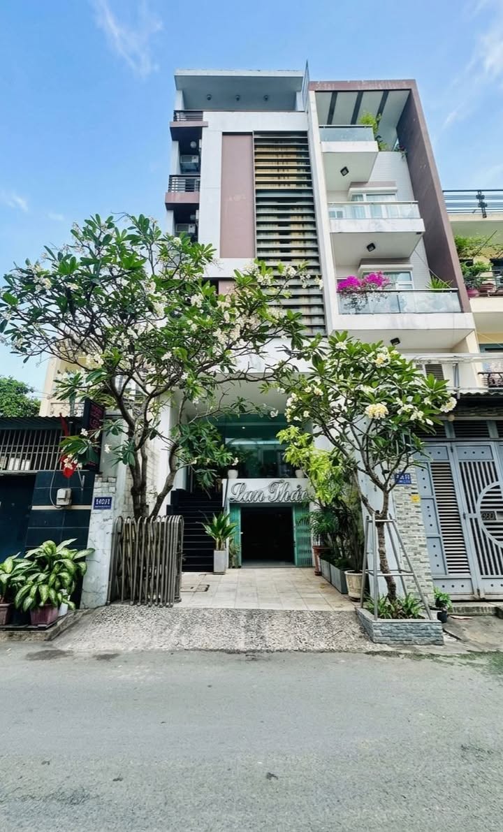 Khách sạn 17 phòng HXH Gò Vấp - Ngay Emart Phan Huy Ích