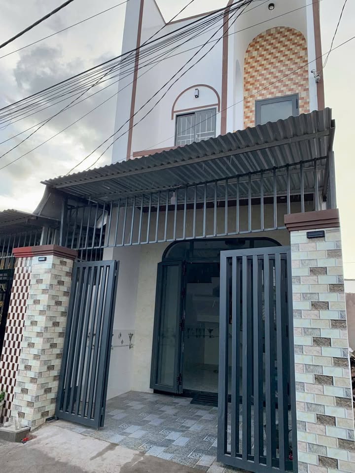 Nhà 2 Tầng 110.8m² Tôn Đức Thắng, Sóc Trăng - Ô tô tận nhà, Giá 1.85 Tỷ