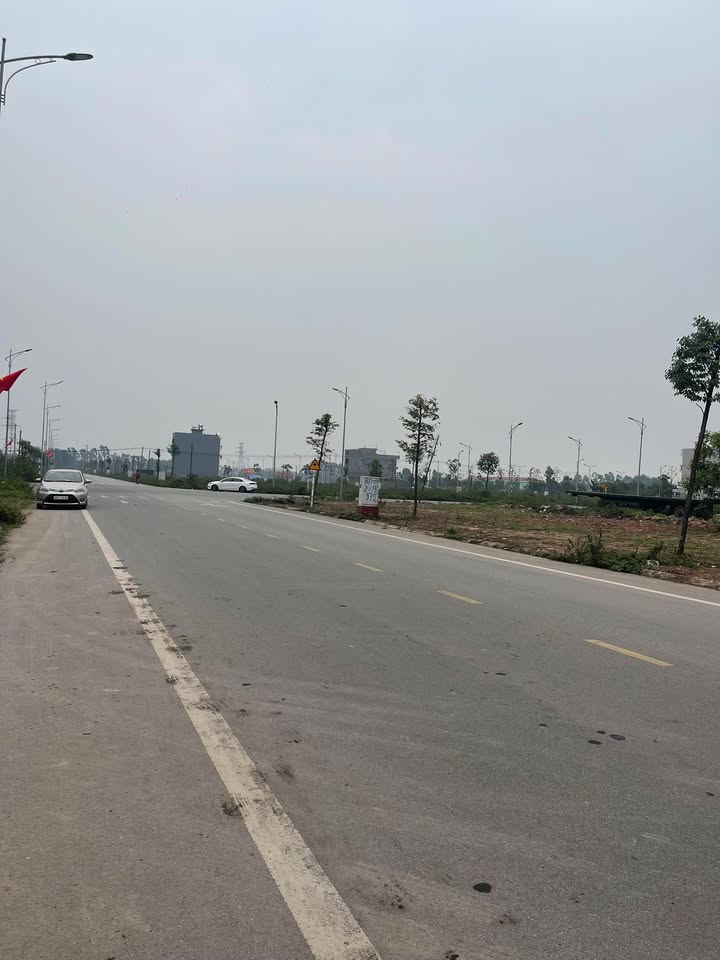 Đất Song Khê - Yên Dũng 105m² Sổ Đỏ, Mặt Tiền 7m, Giá 4.x Tỷ