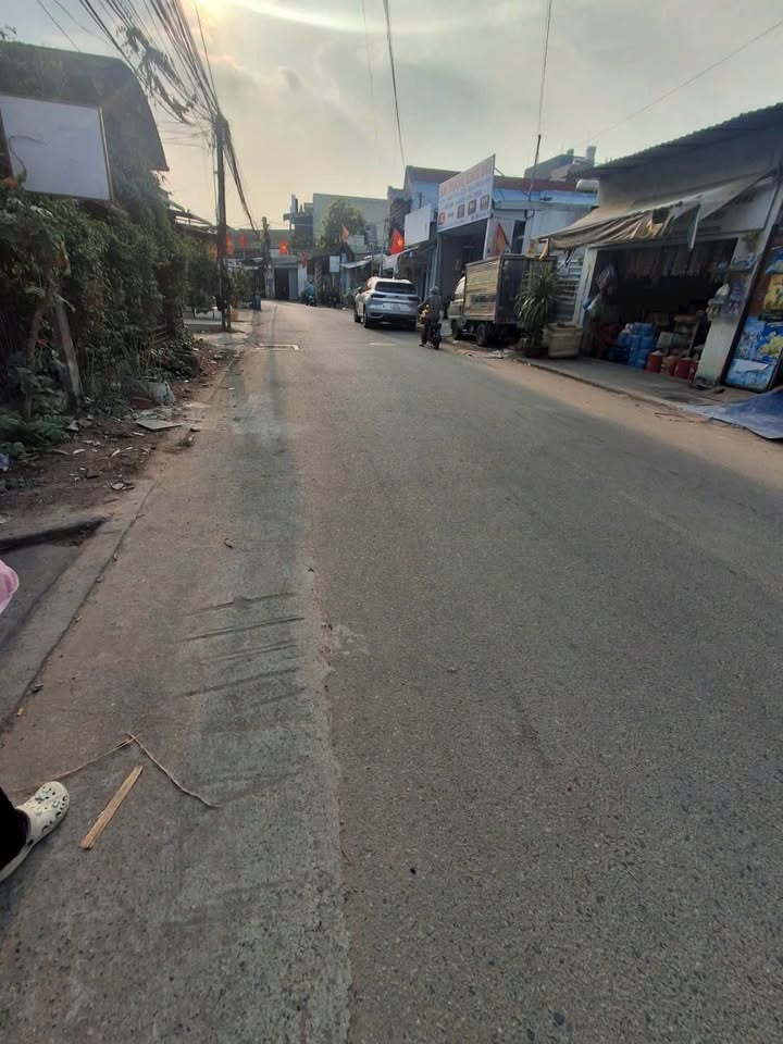 Nhà Mặt Tiền Đông Tác Dĩ An 116m² - Kinh Doanh Đa Ngành Nghề, Giá 7.6 Tỷ