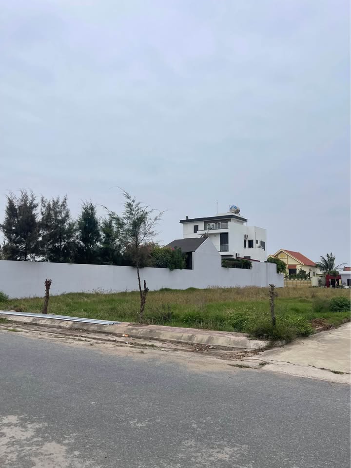 Bán gấp đất 89m² mặt tiền 5.2m, trục chính Từ Sơn, Bắc Ninh - Sổ đỏ sẵn sàng