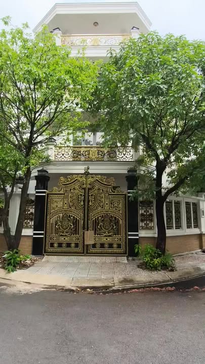 Biệt thự góc 2MT Nguyễn Thị Búp, Quận 12 - 160m², 4PN, Sổ hồng