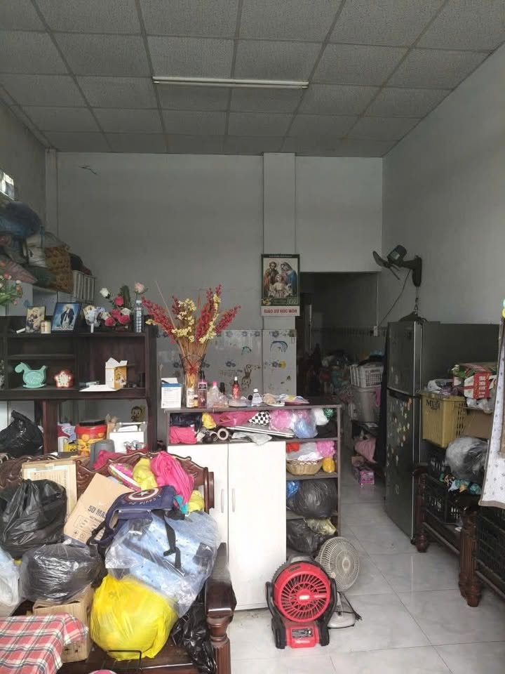 Bán Gấp Nhà Hóc Môn 118m² - 3.3 Tỷ - Vị Trí Đắc Địa