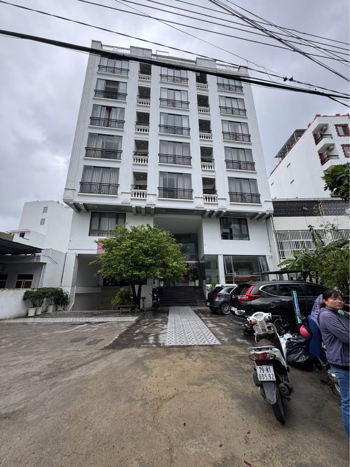 Bán Khách Sạn 8 Tầng Gần Biển Hòn Chồng, Nha Trang - Dòng Tiền 90 Triệu/Tháng