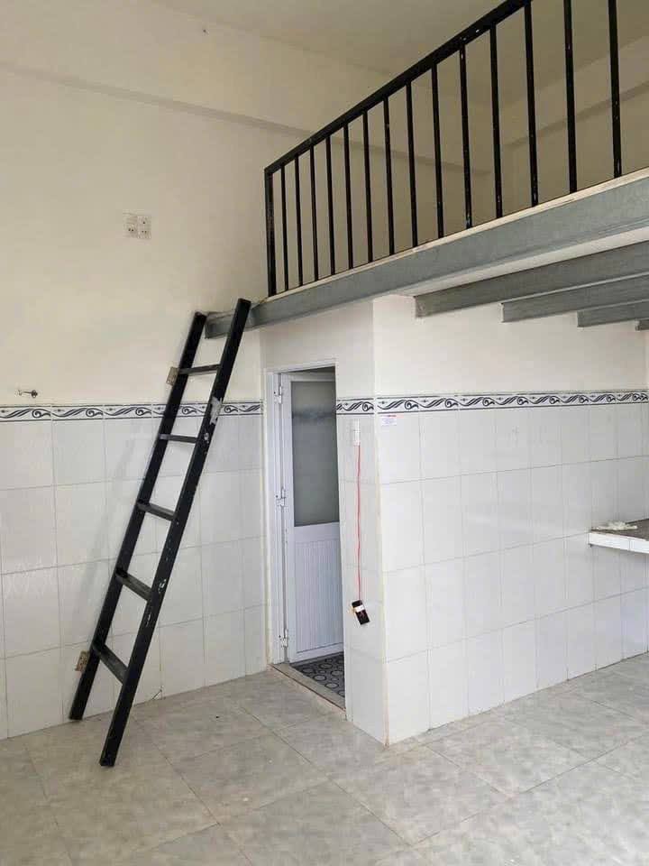 Cho thuê phòng trọ Đà Lạt 20m² - Gác lửng, máy nước nóng, giá 2.5 triệu