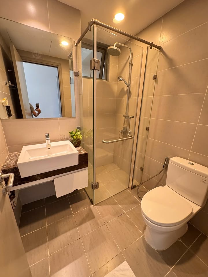 Căn hộ The Gold View Q4 80m² 19 triệu - Tầng cao view thoáng