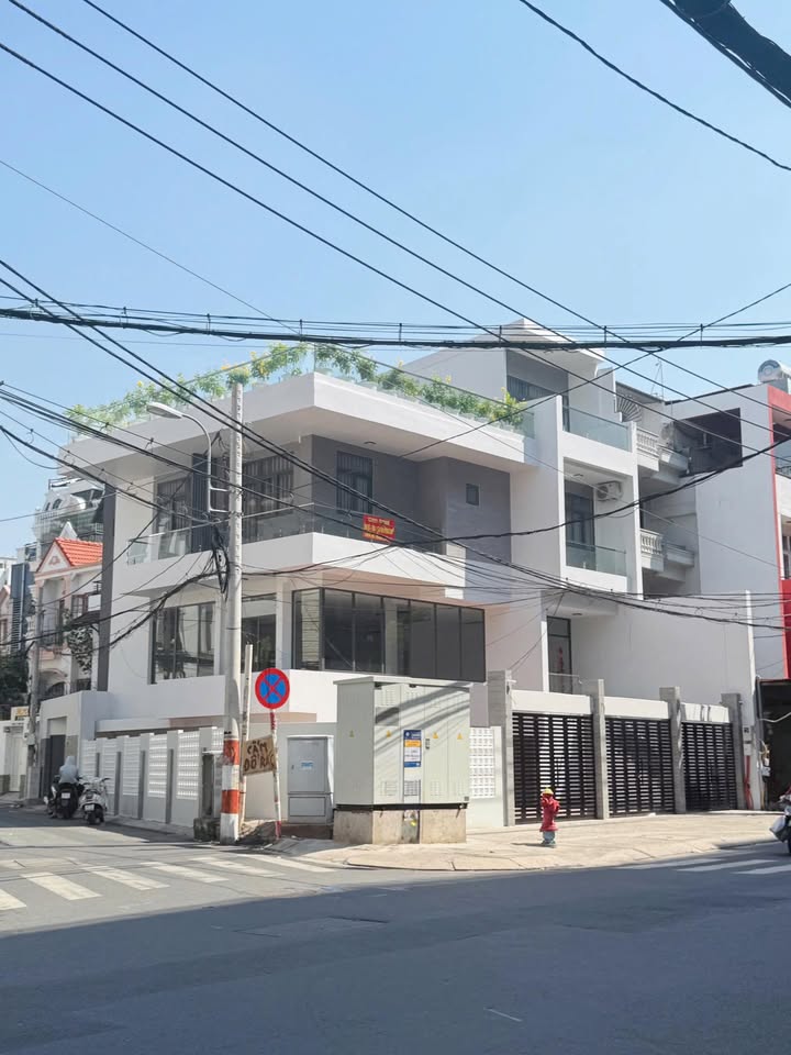 Cho Thuê Nhà Mặt Tiền Cửu Long Tân Bình 300m² Kinh Doanh Đắc Lợi