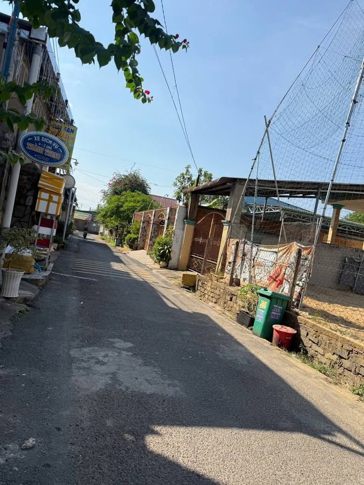 Nhà 2 Tỷ Huyện Bình Chánh - Sổ Hồng Thổ Cư, Sân Ô Tô Rộng