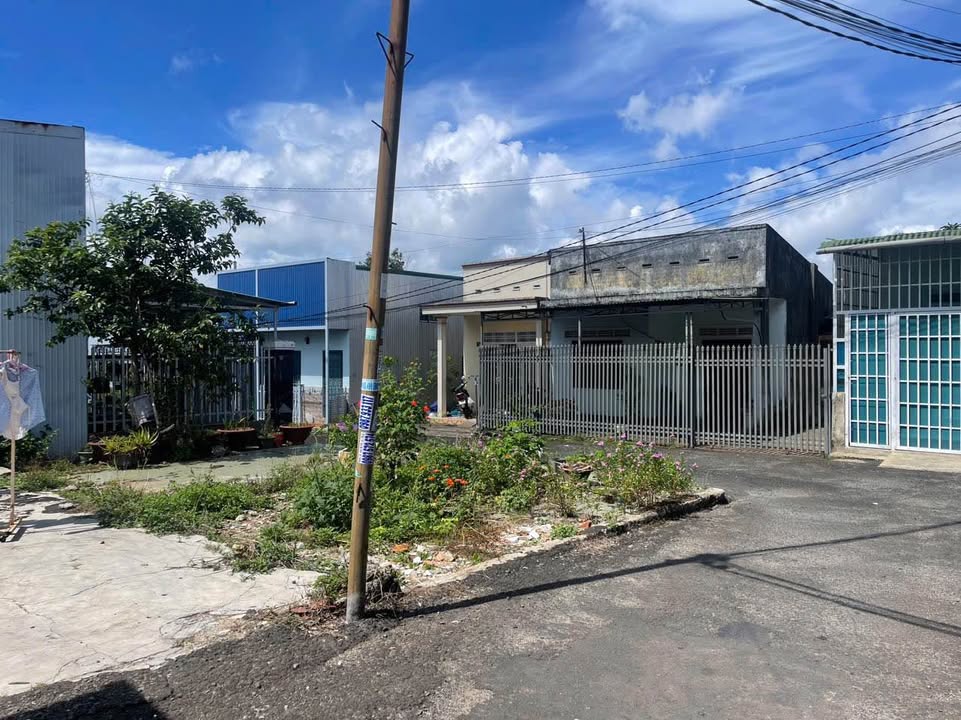 Đất Hẻm Nguyễn Công Trứ - Bảo Lộc 121m² - Sổ Hồng Thổ Cư