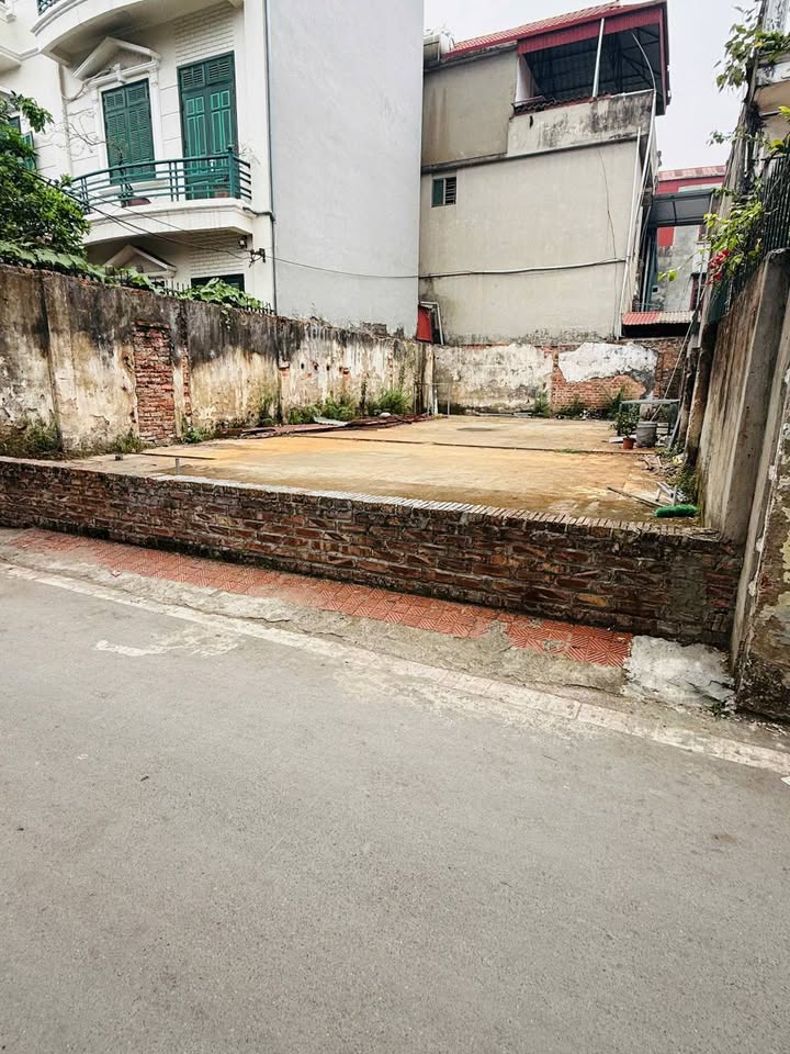 Bán đất Phùng 54.3m² - Sổ đỏ sẵn, ô tô vào đất