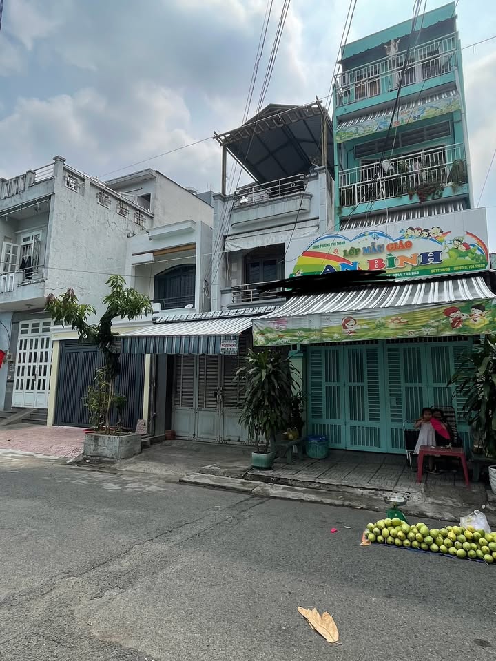 Nhà Mặt Tiền Lê Thận, Tân Phú - 77m², 3 Tầng, Kinh Doanh Sầm Uất - 9.2 Tỷ