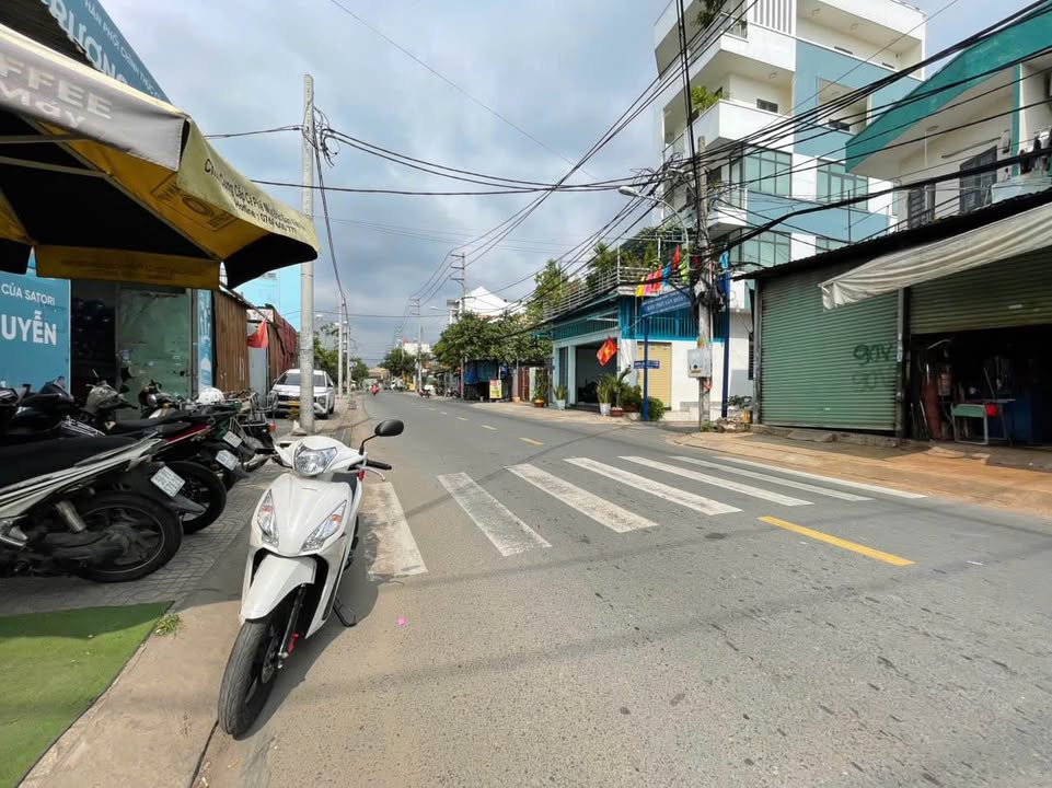 Nhà Mặt Tiền Đường 18B Bình Tân - Kinh Doanh Sầm Uất 4x20m, Giá 6.8 Tỷ