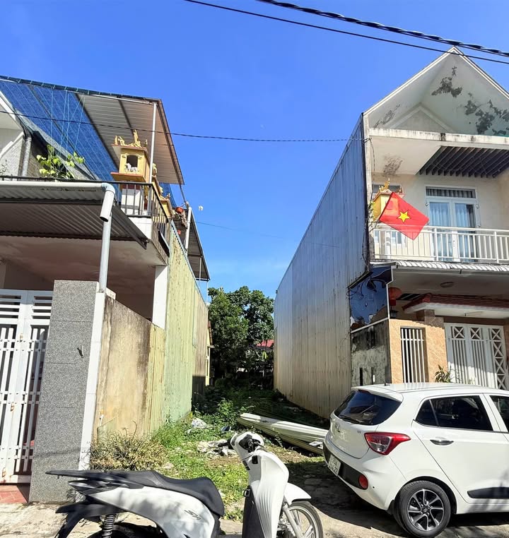 Đất Vàng Hoàng Quốc Việt 77m² - Ô Tô Thoải Mái - Giá 2.2 Tỷ