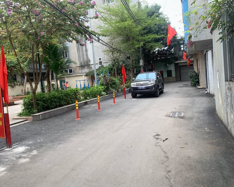 Đất Vạn Phúc Hà Đông 50m² - Ngay Ngã 4, Ô Tô Tránh, Cạnh Vườn Hoa - 10 Tỷ