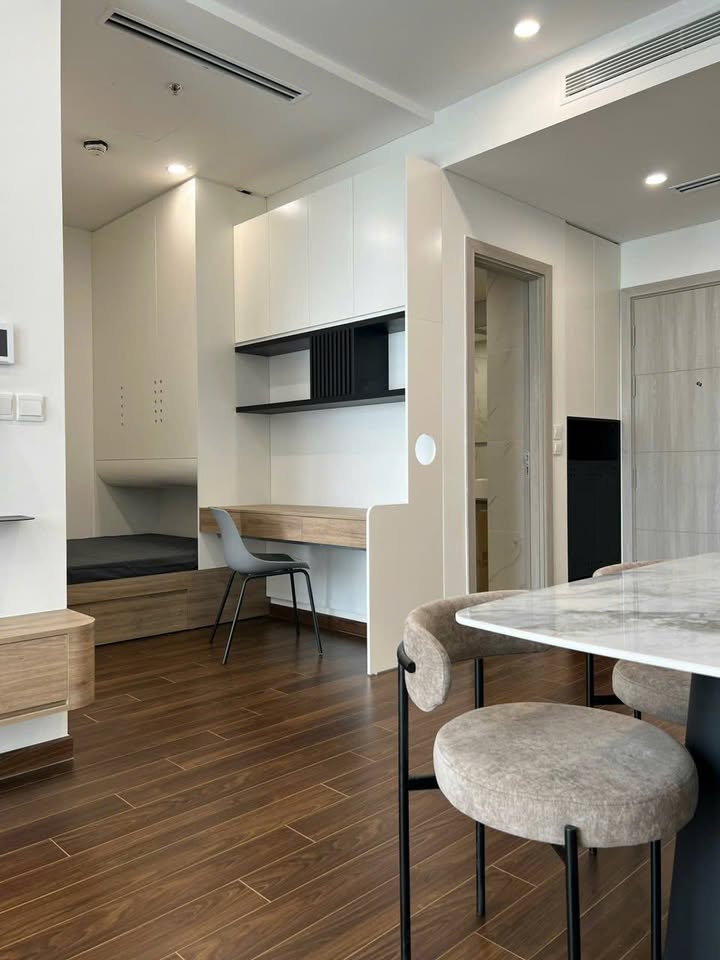 Cho thuê căn hộ 1PN+1 Vinhomes Smart City, view hồ, full đồ - 13 triệu/tháng