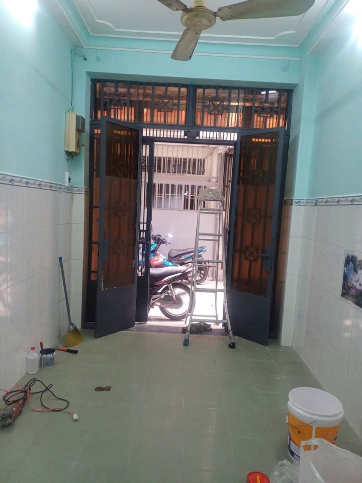 Cho thuê nhà 3 tầng mặt tiền Nguyễn Đình Chiểu, Quận 3 - 10 triệu/tháng