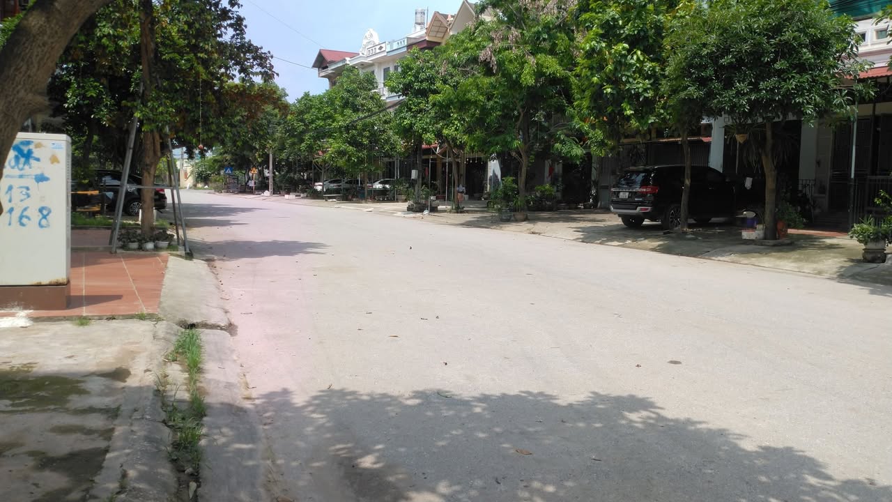 Nhà 83m² Mặt Tiền 5.3m Trục Chính Sân Bóng Thăng Long - Bán Gấp