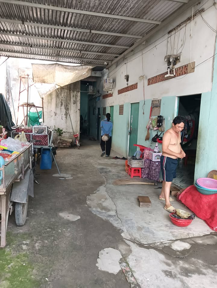 Nhơn Trạch - Nhà trọ 151m² sổ riêng, 6 phòng, giá 2 tỷ - Gần chợ Bắc