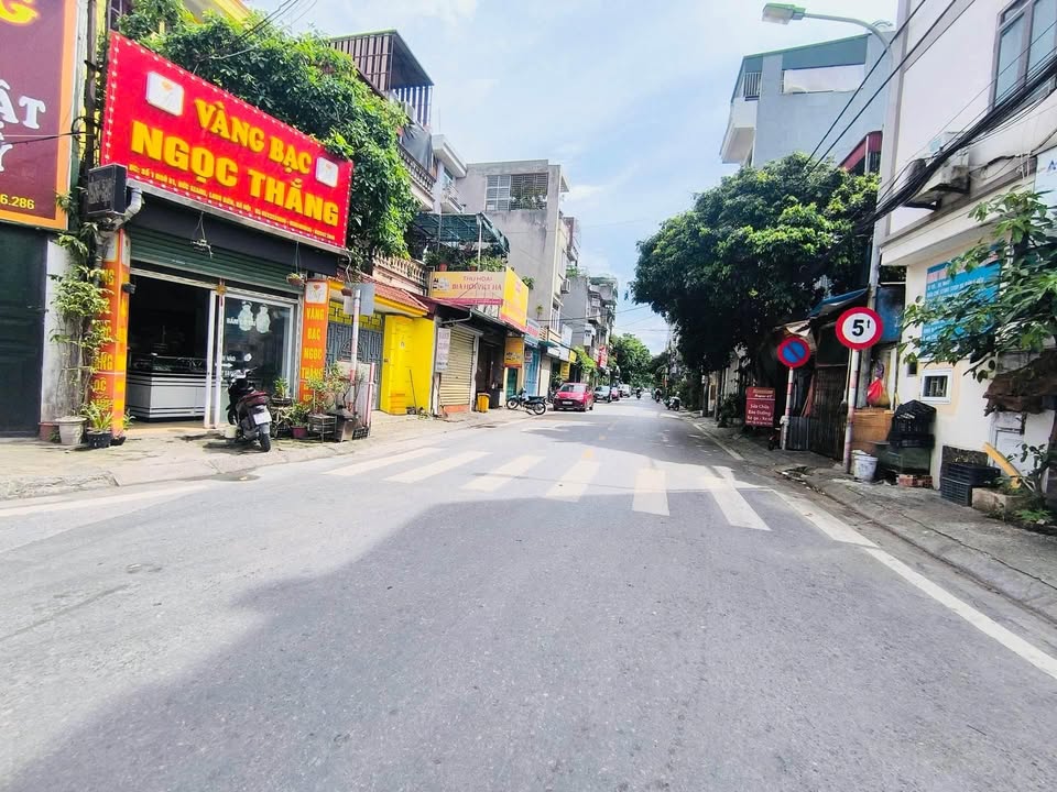Đất nền 70m² Phố Đức Giang, Long Biên - Mặt đường ô tô tránh, kinh doanh sầm uất
