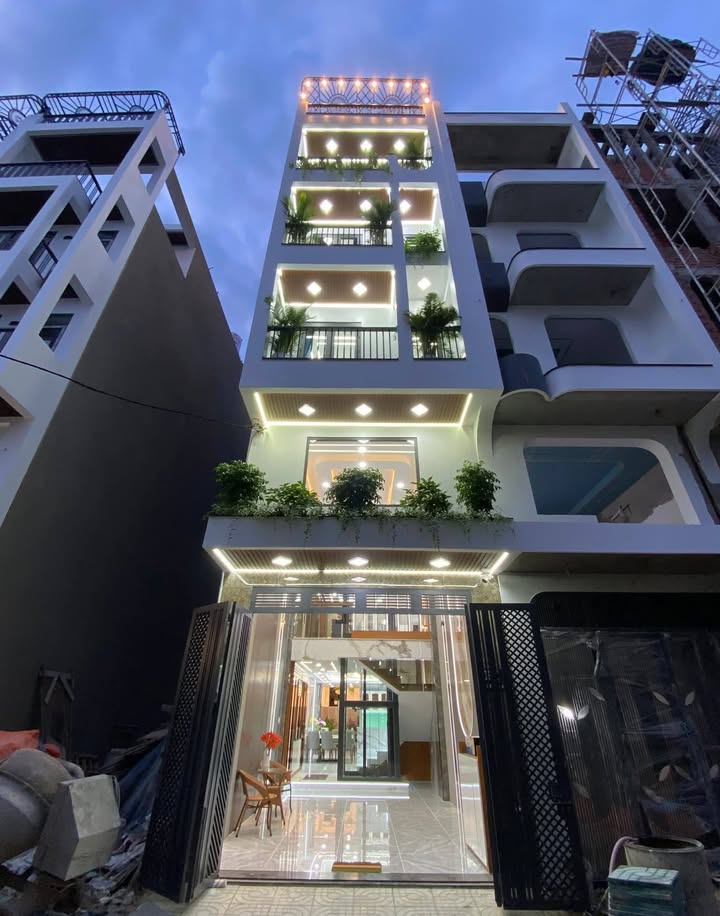 Nhà Thạnh Lộc Q12 - 280m² 5PN, Thang Máy, Ô Tô - 8.4 Tỷ