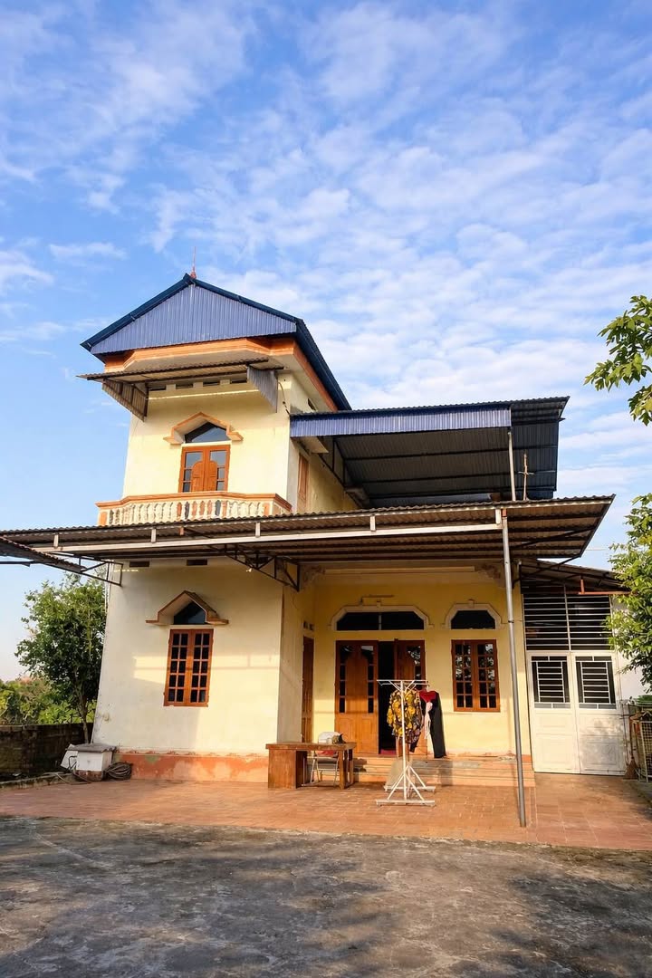 Bán nhà 2 tầng 452m² TP Thái Nguyên - Ô tô vào sân, gần THPT Chu Văn An