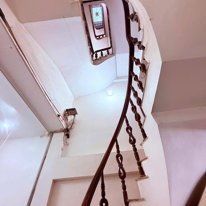 Cho thuê nhà mặt tiền Đại lộ Hùng Vương, Việt Trì - Kinh doanh sầm uất