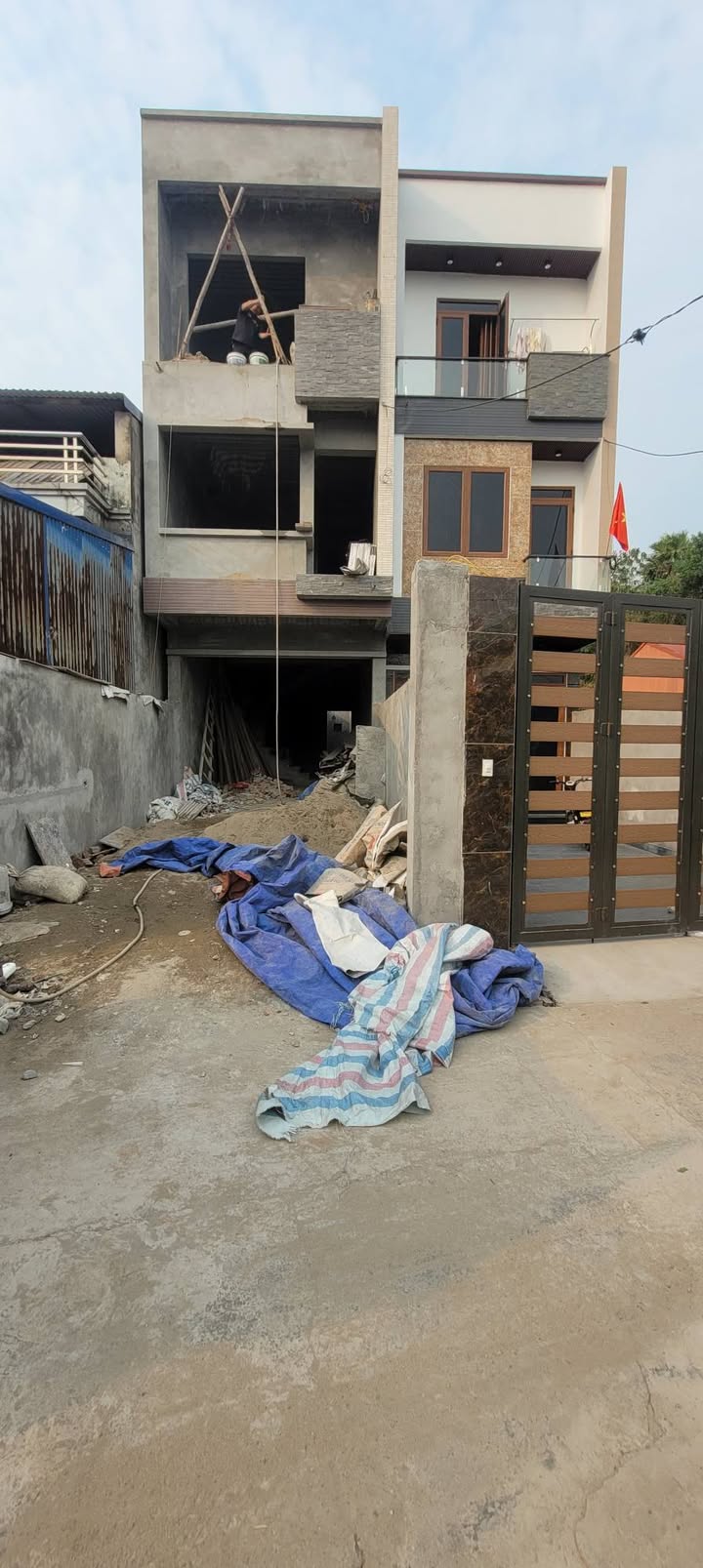 Nhà 3 Tầng KĐT Thăng Long - 100m² Hơn 3 Tỷ - Sẵn Sàng Ở Ngay