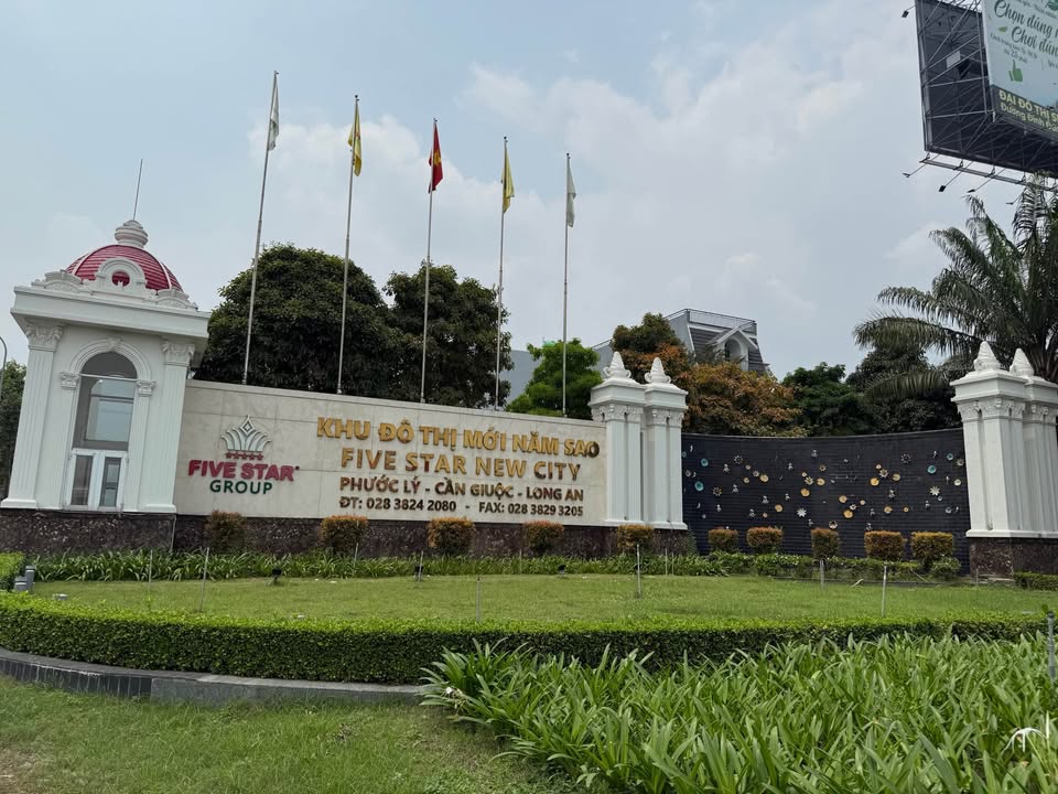 Nhà 4PN Khu Đô Thị Năm Sao, Long An - Sổ Hồng, Đối Diện Công Viên Lớn