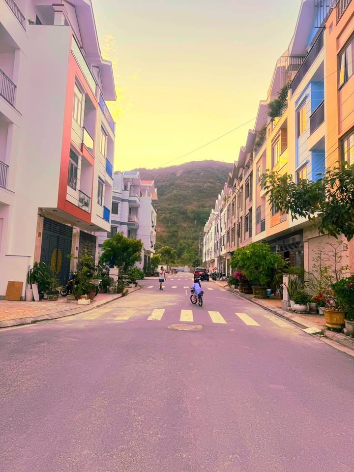 Bán Đất Vàng 75.2m² P.Vĩnh Hòa, Nha Trang - Gần Biển Phạm Văn Đồng, Giá Tốt