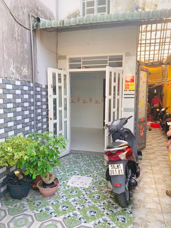 Nhà 2PN Hóc Môn 42m² - Giá 950 Triệu, Sổ Đỏ Chung