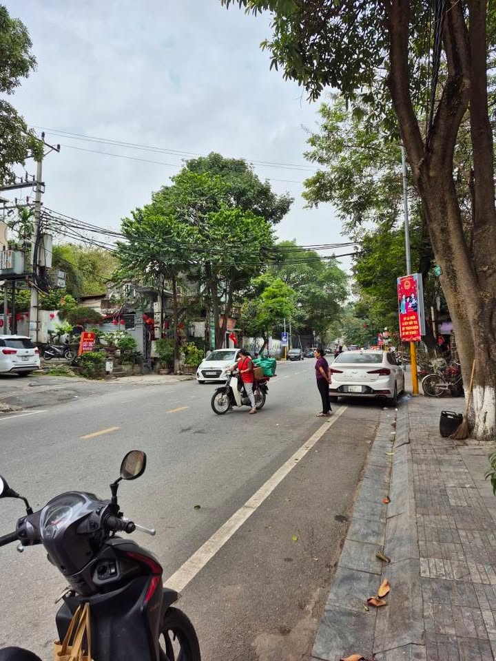 Nhà Mặt Tiền Hoàng Quốc Việt - Kinh Doanh Đắc Lợi 60m²