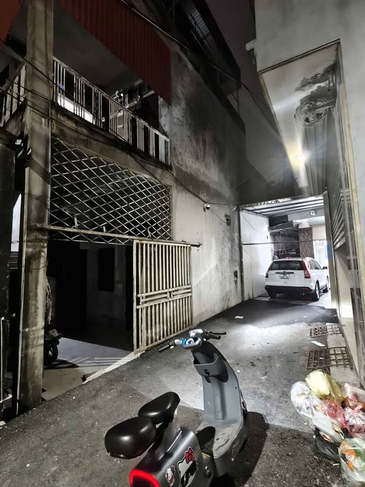 Nhà 2 Tầng 50m² Ngõ Chợ Hoàng Hanh, Phủ Lý - Giá 1.6 Tỷ