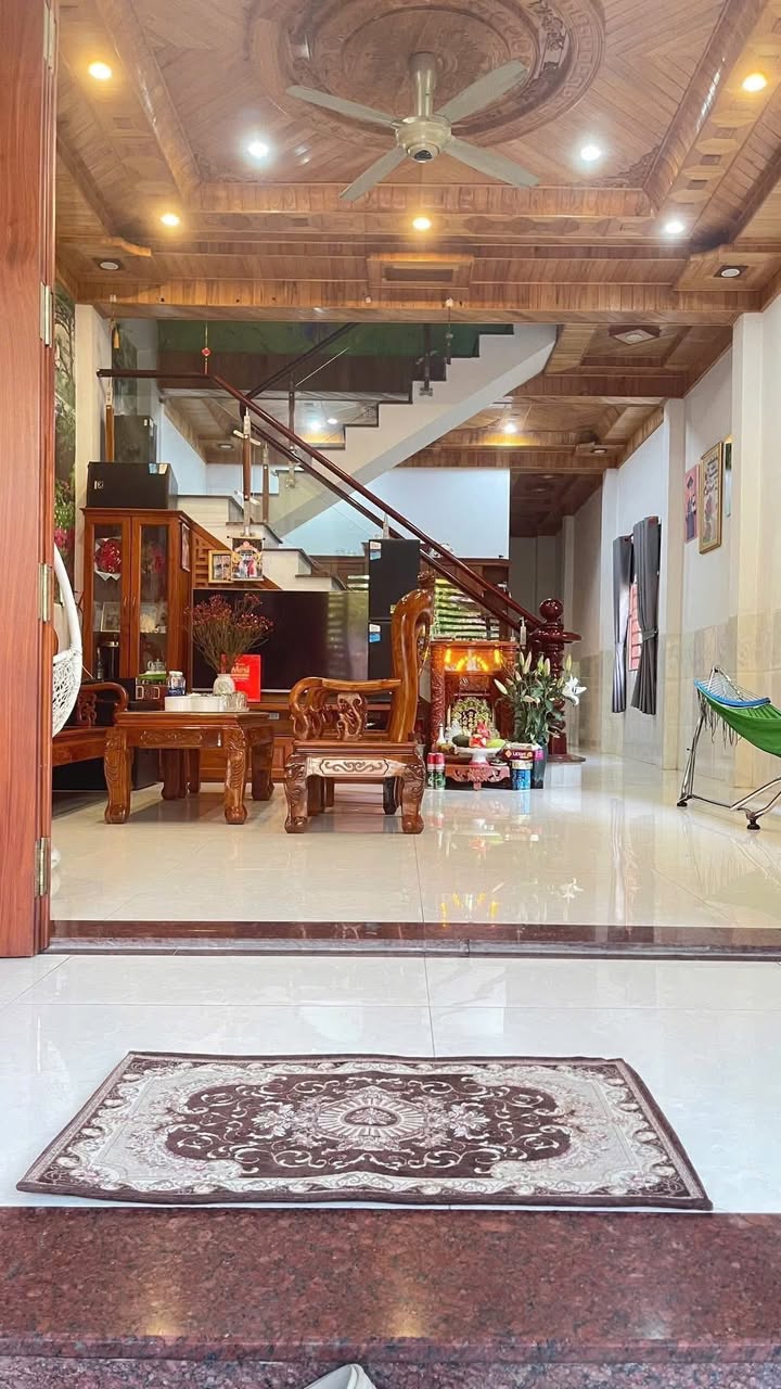 Nhà Gỗ Gõ Đỏ 80m² Tại Tân Hiệp, Biên Hòa - Sẵn Sàng Vào Ở Ngay