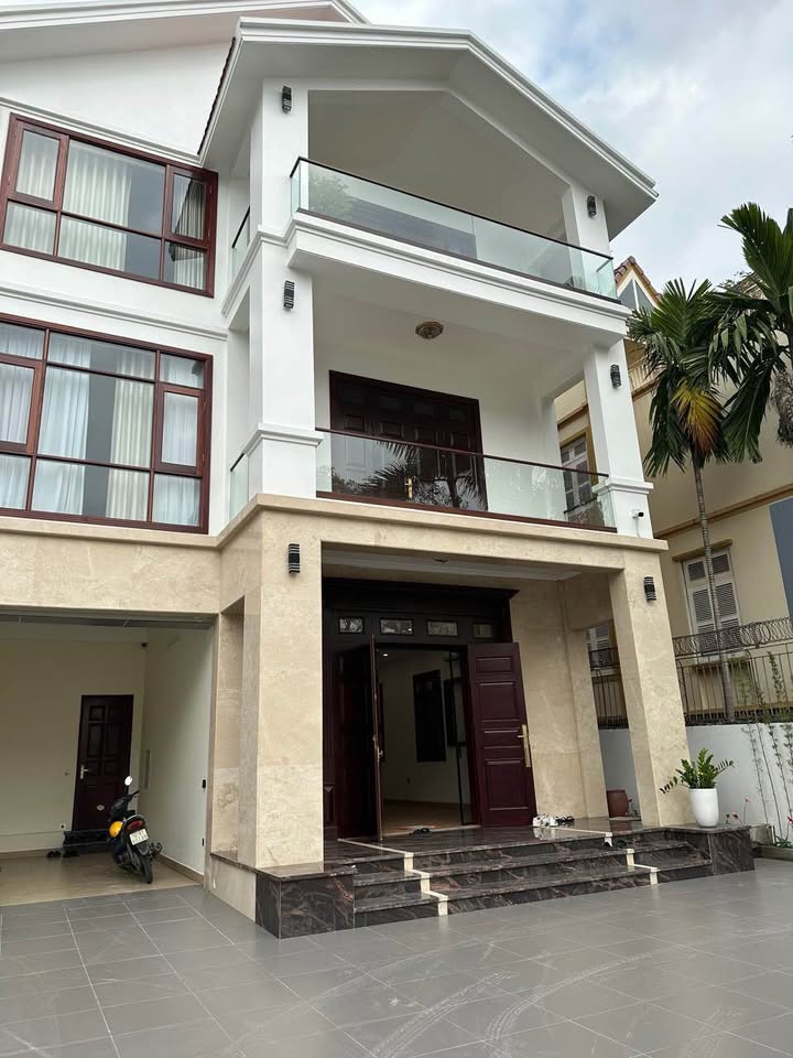 Bán Gấp Biệt Thự Vựng Đâng Hạ Long 300m² - View Vòng Quay Mặt Trời