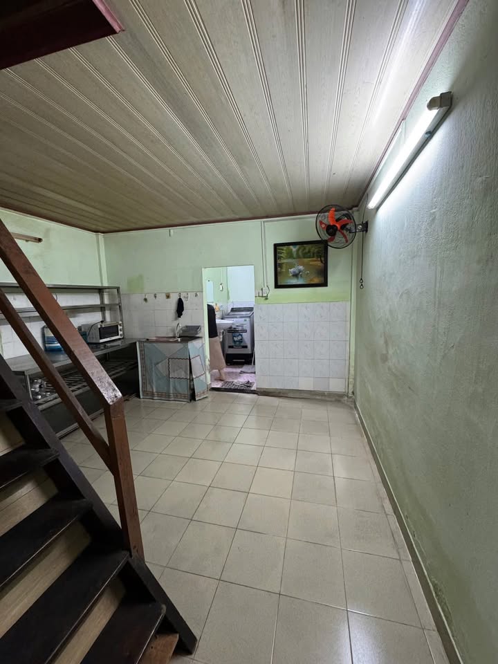 Nhà Nguyên Căn 40m² Hẻm Xe Hơi Hồ Văn Huê, Phú Nhuận - 10 Triệu