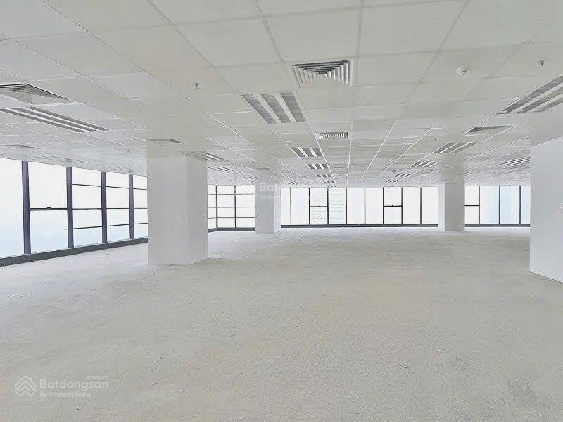 Cho thuê văn phòng Nguyễn Chí Thanh 700m² - Pháp lý rõ ràng, setup nhanh chóng!