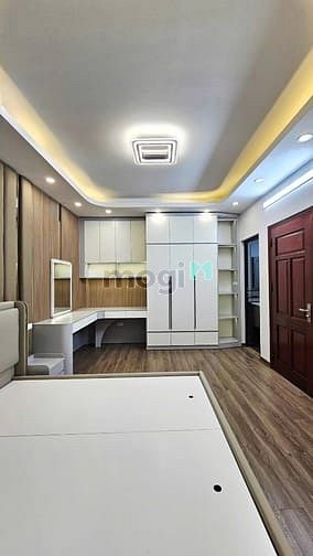 Bán gấp nhà ngõ 624 Minh Khai, HBT 30m² giá 10.8 tỷ - Thang máy, kinh doanh ngay!