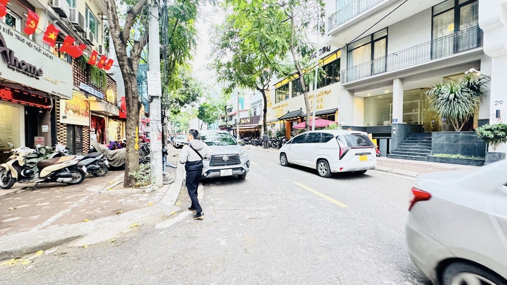 Bán lô góc 5400m² Nguyễn Thị Định giá 180 tỷ - Cơ hội đầu tư độc bản!