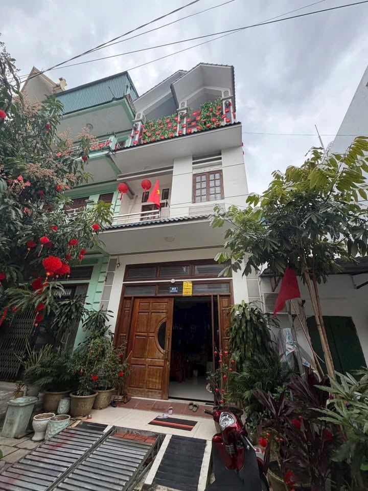 Nhà 3 tầng Hoà Lạc Móng Cái 70m² - 4 Tỷ - Hướng Đông Nam Mát Mẻ