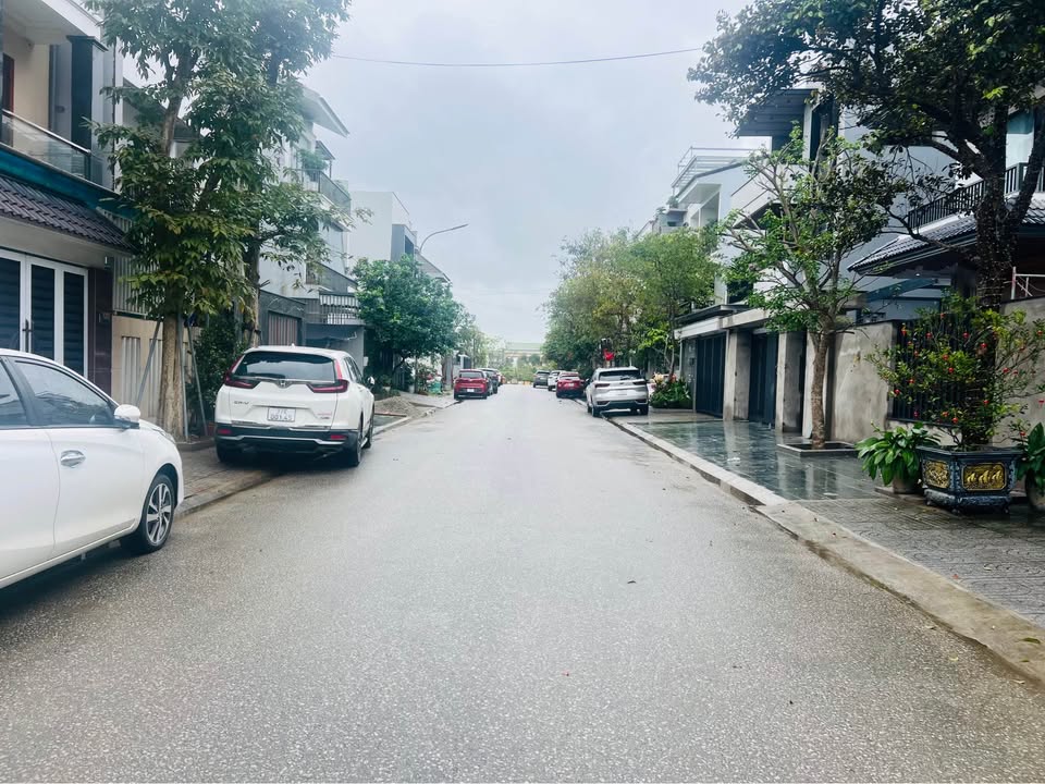 Đất Vàng TP Vinh 112m² - Mặt Tiền 12M, Hướng Đông Nam - Giá Hơn 7 Tỷ