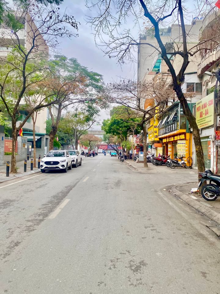 Bán Gấp Mặt Tiền Cầu Giấy 45m² - Giảm 1 Tỷ, Kinh Doanh Sầm Uất