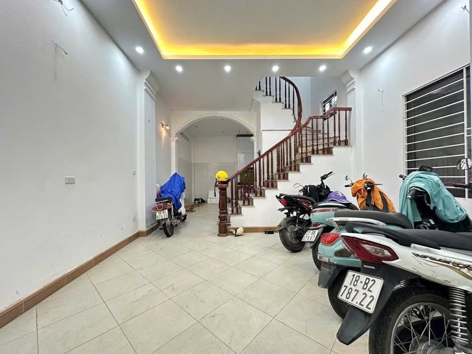 Nhà 5 Tầng Lê Đức Thọ 30m² - Sổ Đỏ Vuông Vắn - Giá 7.2 Tỷ